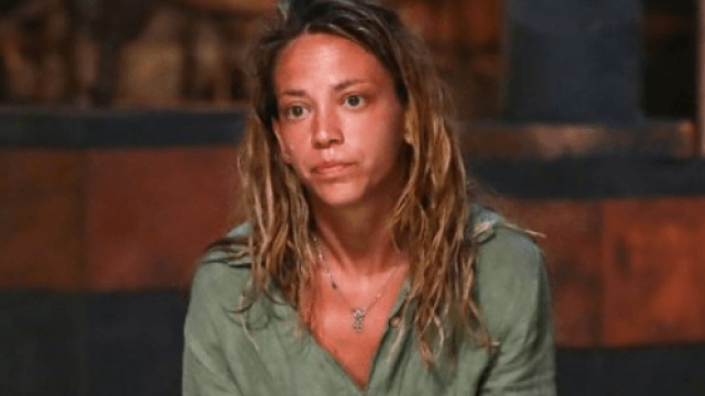 Популярната актриса е на почивка край морето където изумява хората