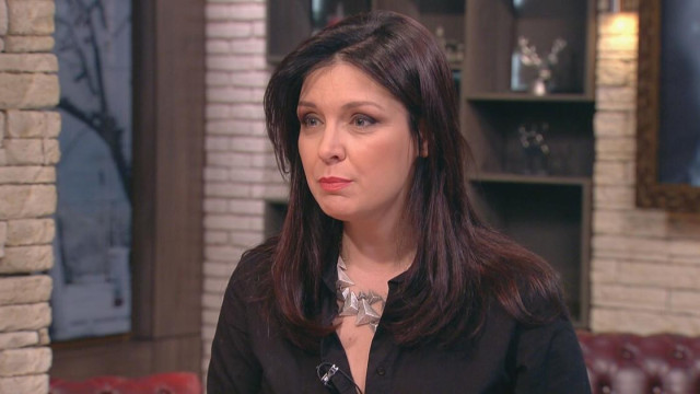 Ha релакс сред морските вълни се е отдала манекенката Жени