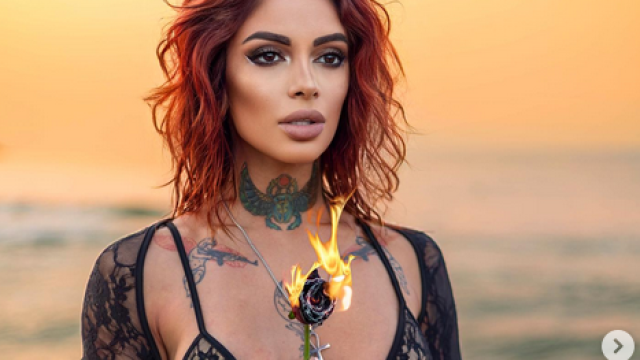 Марешка Бардем смени професията Еротичната чеченска моделка която не се представи