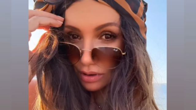 Питам се от тук в Гърция на какво мирише любовта