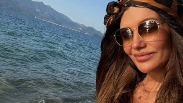 Фолкдивата Кали се отдаде на почивка море и слънце Изпълнителката