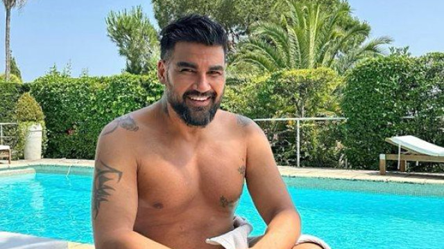 Кралят на попфолка Азис призна че на ден получава между