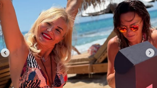 Многодетната майка бивша тв водеща и половинка на продуцента Иван