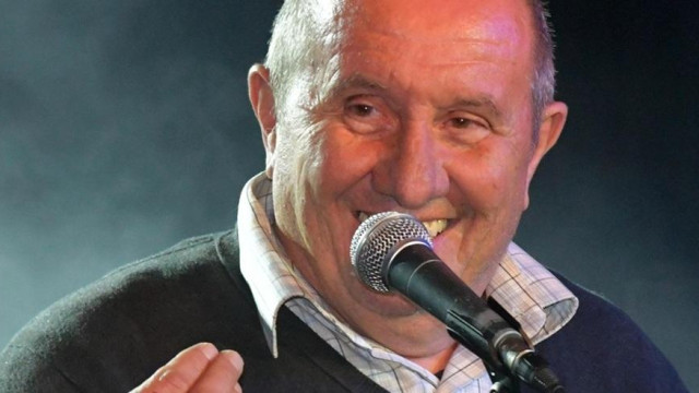 Кракът на Шкумбата не само че отложи присъствието му на