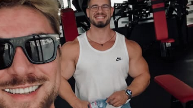 Миро работи сериозно по извайването на мечтано тяло защото отскоро