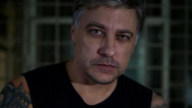 Лошото момче на рока и вокалист на група Ренегат Константин