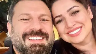 Тони Стораро и жена му с еднакви дрехи