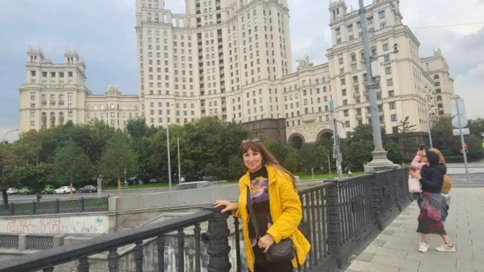 Наша певица се снима пред най-скъпата сграда в Русия