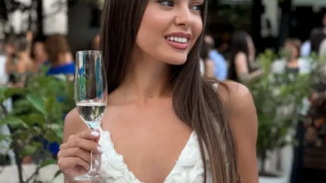 Звездната кариера на първата победителка от Ергенът Виктория Капитонова продължава