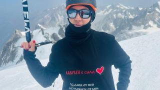 С кауза и сърце: Мисис България Роксана Кирилова изкачи Монблан в подкрепа на болно момиче и с послание за човечност