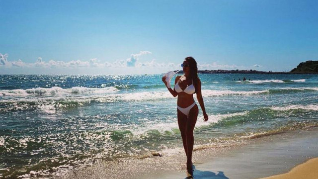 Глория от няколко дни е на морето Гранддамата на българския