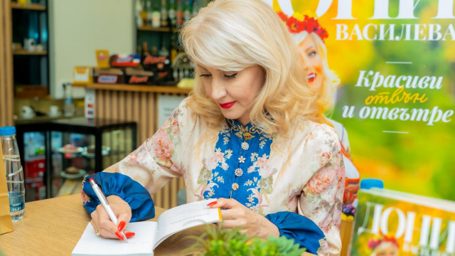 Дони Василева носителката на титлата Мисис Баба разказва живота