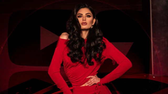 Първата носителка на короната Мис България преквалифицирала се във фолк