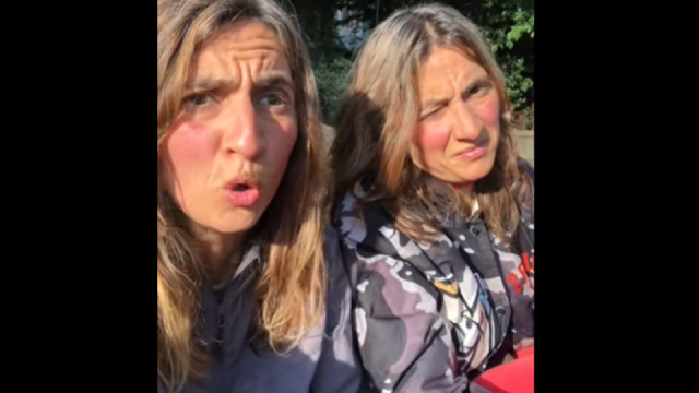 Съвсем го закъсаха тризначките Вяра и Надежда
Легендарните едно време сестри