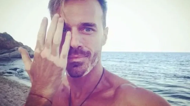 Докато чакал да започне снимките на нов сериал режисьорът Ники