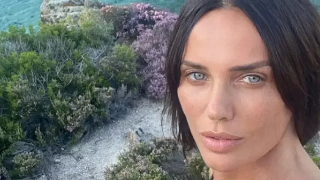 Синеоката красавица Мария Силвестър се оплака че е болна Тя