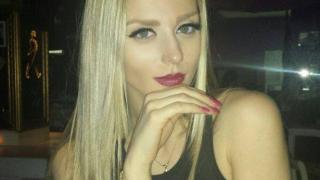 Секси певицата Надя люби шоумен