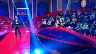 Бахаров, на какво си?! Актьорът неадекватен, падна от стола на „Кой да знае“