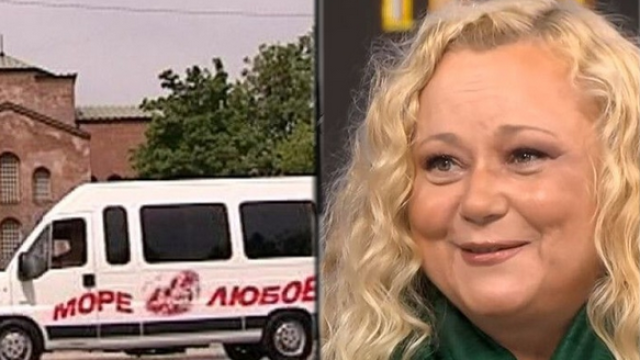 Емблематичният бус на предаването Море от любов още е в