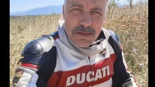 Владо Карамазов изненада феновете си с нова визия – появи