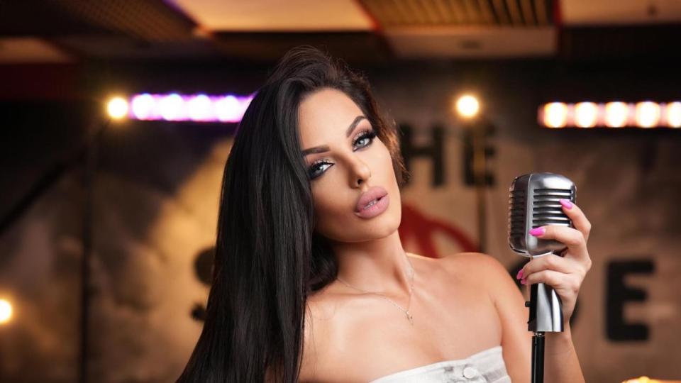Симона Загорова надмина Софи Маринова по микрофон