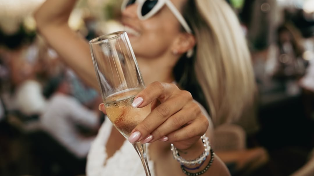 Щура сватба вдигнаха Антоанет Пепе и Иво Карамански Красивата инфлуенсърка се