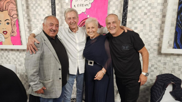 Смяхме се че и двамата сме побелели и не разбрали