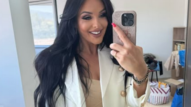 Певицата Симона Загорова си направи цунами от селфита в неочаквана