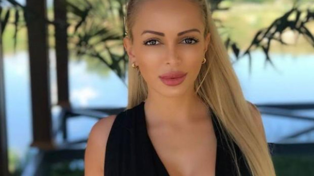 Като в хита на Росица Кирилова Боса по асфалта вървя