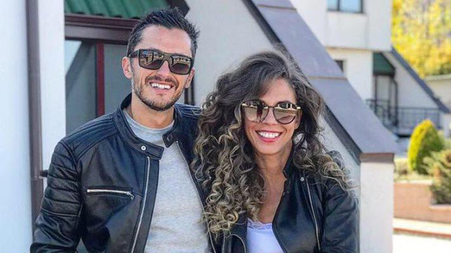 Новият треньор на ЦСКА Христо Янев пристига с красива стюардеса