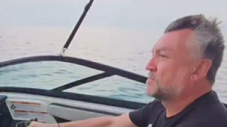 Любо Киров спря  да се боядисва