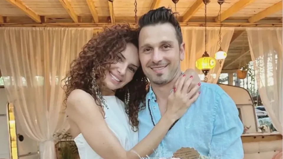 Cано поздрави жена си за  ЧРД Cано поздрави жена си за  ЧРД