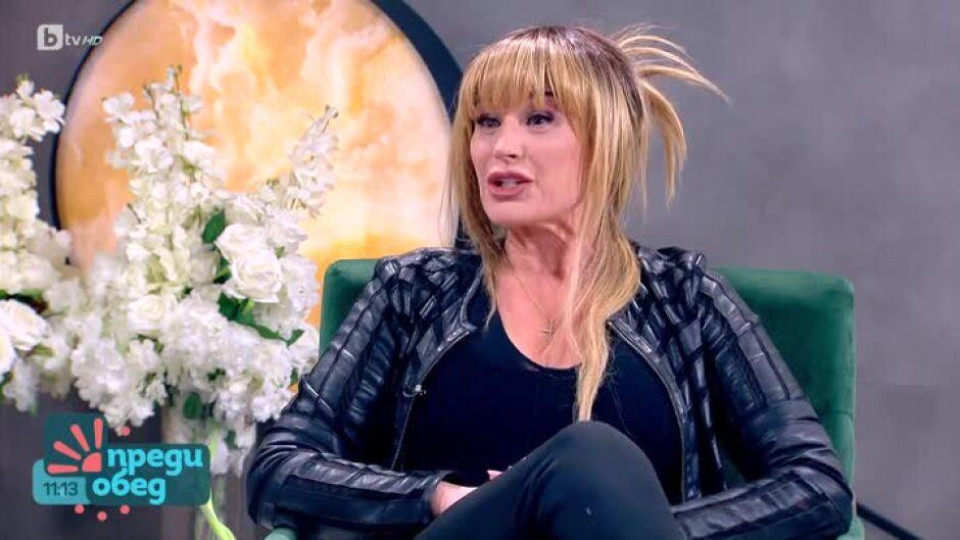 Връчват 2 килограма тиквички на Аня Пенчева