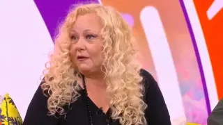 Наталия Симеонова гледа на карти