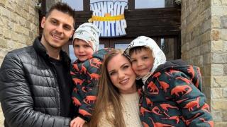 Мис България строява децата си да чистят