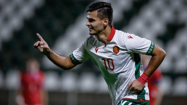 Никола Илиев е един от най добрите български футболисти Той