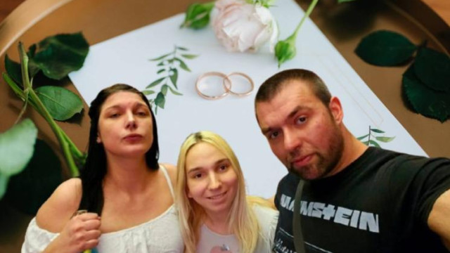 Вдигаме тройна сватба Това разкри за България Днес Емили Тротинетката
От три