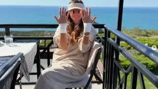 Нина Николина с бинтовани ръце