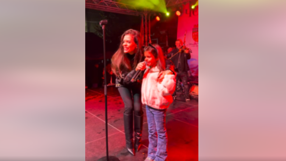 Ще надмине мама: Преслава пее в дует със 7-годишната Пола (ВИДЕО) Ще надмине мама: Преслава пее в дует със 7-годишната Пола (ВИДЕО)