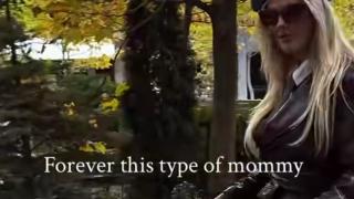 Натали Трифонова по минижуп разхожда бебето