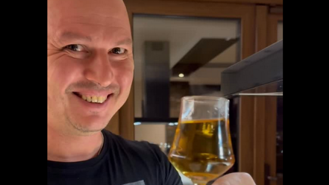 Гъмзата грее ракия, по древна система на магнит (ВИДЕО)