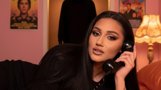 Истинска любовна демонстрация направиха певицата Дебора Михайлова и нейният любим