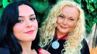 Щерката на Наталия Симеонова я урежда със зелена карта в Щатите