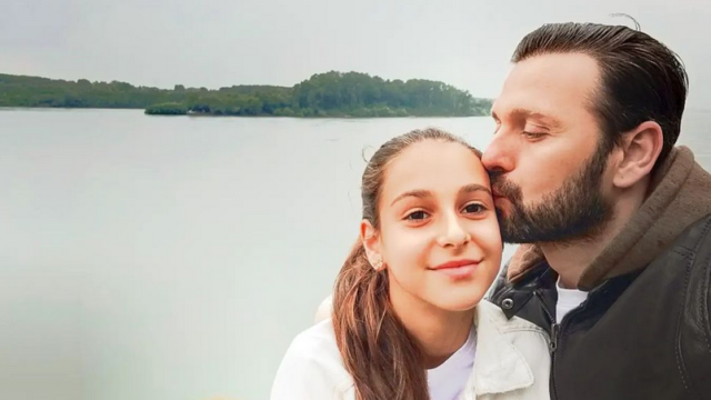 Специален повод честват звездните родители Нели и Александър Сано Малката