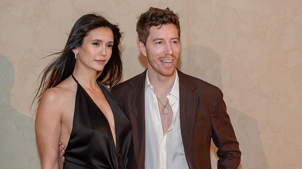 Нина Добрев размаха среден пръст на бившия си (Снимки)