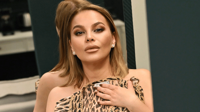 Вторият баща на певицата – ерудиран доктор тормозел нея и