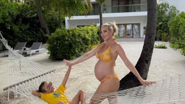 Антония Петрова в гората на орхидеите за Коледа