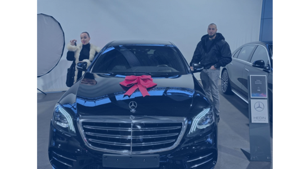 ЗА ГОДИШНИНАТА: Мъжът на Мира й подари кола! (СНИМКА)