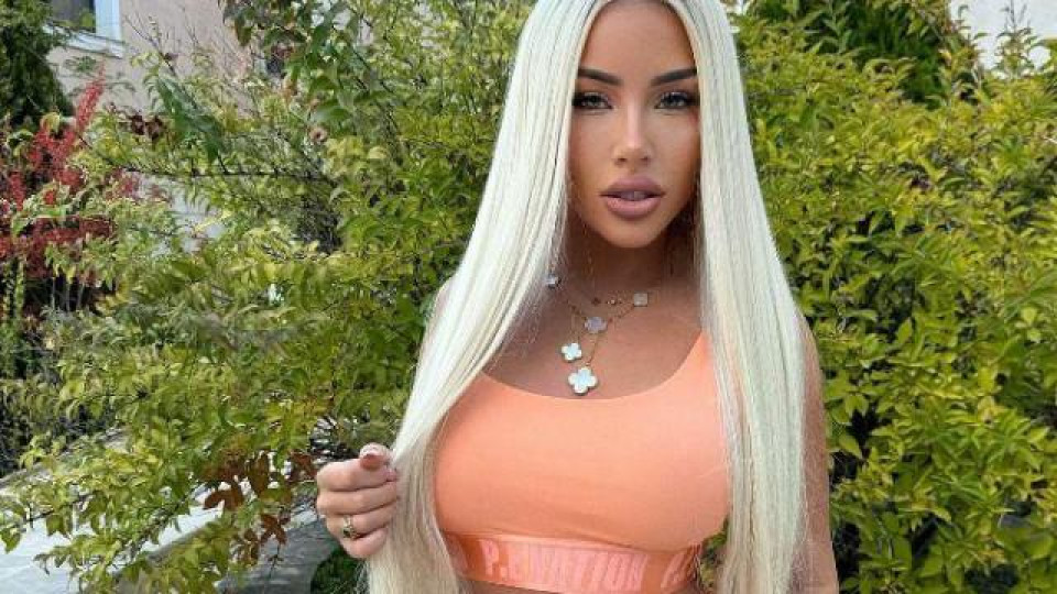 Гери-Никол показва бедрото като Снежанка