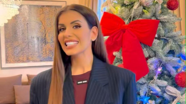 Анелия украси наскоро коледната елха видя България Днес Попфолк